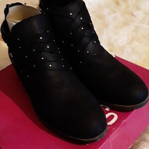 SO CHANTILLY Women’s Black Ankle Boots Size 10